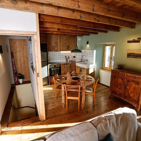 Holiday home Domaine Agricole Cotze / Enveitg